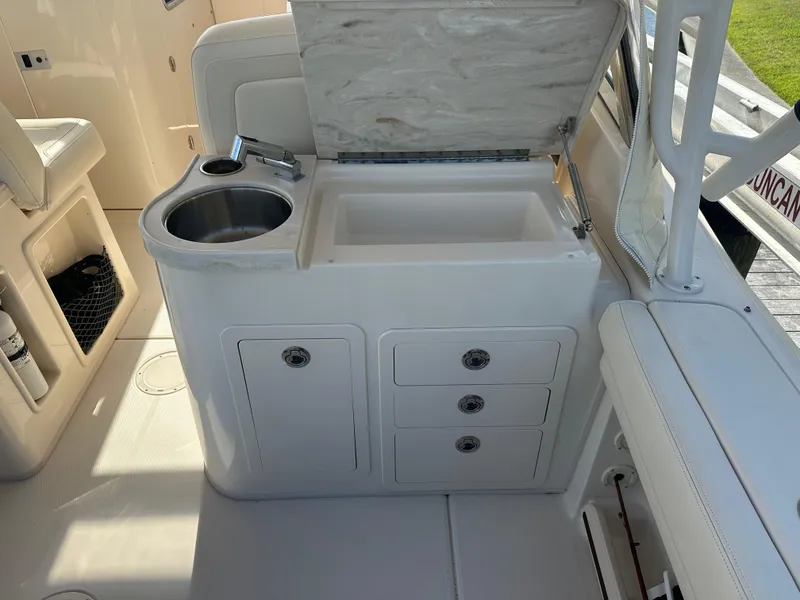 Slide: The Image of Grady-White Freedom 307 2020 - 30