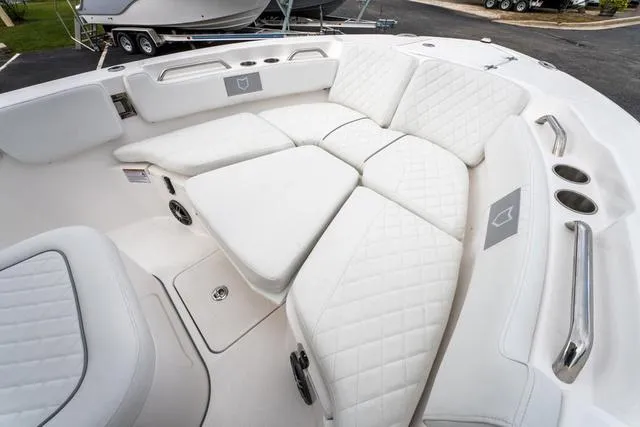 Slide: The Image of Sea Fox 228 Commander 2025 - 16
