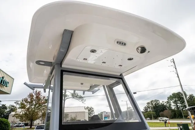 Slide: The Image of Sea Fox 228 Commander 2025 - 19