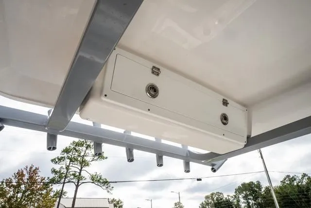 Slide: The Image of Sea Fox 228 Commander 2025 - 20
