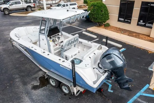 Slide: The Image of Sea Fox 228 Commander 2025 - 22