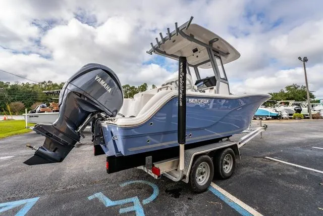 Slide: The Image of Sea Fox 228 Commander 2025 - 4