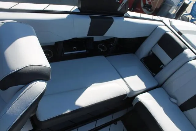 Slide: The Image of Malibu Wakesetter 22 LSV 2023 - 10