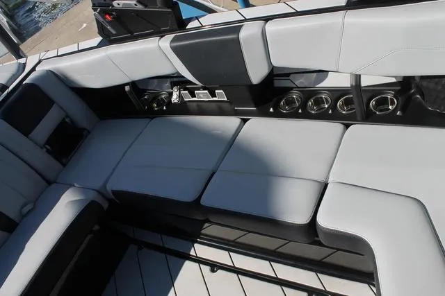 Slide: The Image of Malibu Wakesetter 22 LSV 2023 - 11