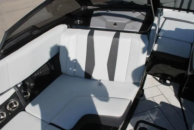 Slide: The Image of Malibu Wakesetter 22 LSV 2023 - 12