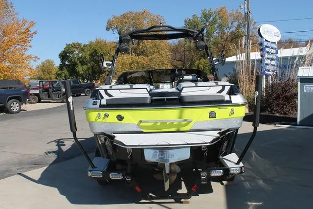 Slide: The Image of Malibu Wakesetter 22 LSV 2023 - 5