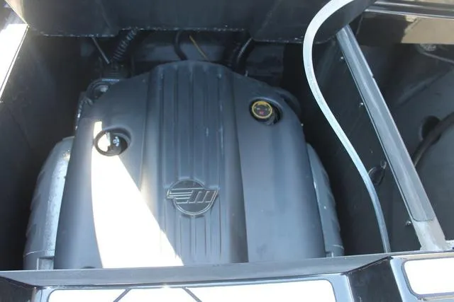 Slide: The Image of Malibu Wakesetter 22 LSV 2023 - 8