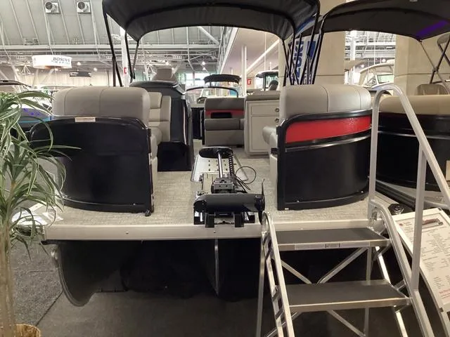 Slide: The Image of Premier 230 SunSation Angler 2025 - 11