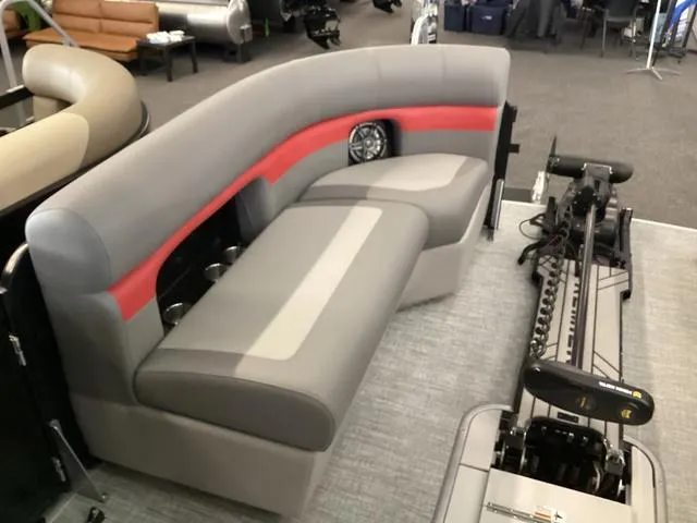 Slide: The Image of Premier 230 SunSation Angler 2025 - 18