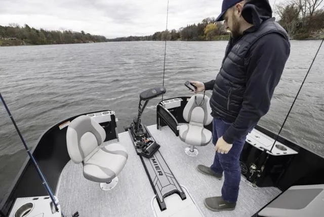 Slide: The Image of Premier 230 SunSation Angler 2025 - 6