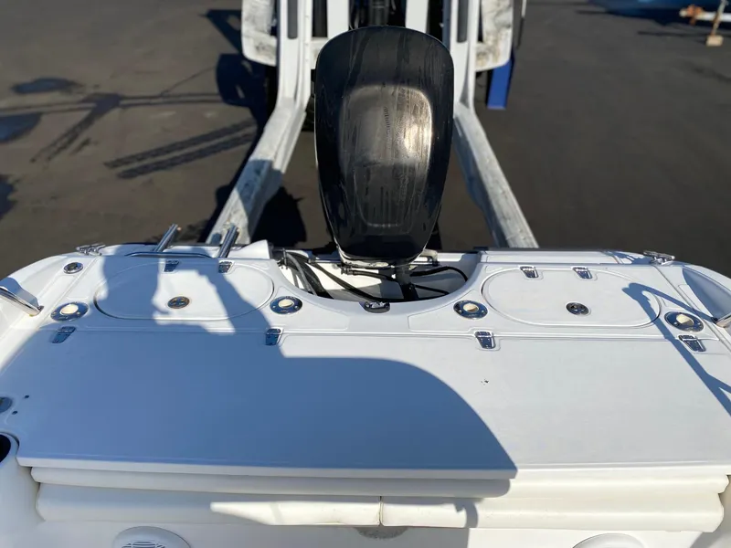 Slide: The Image of Boston Whaler 180 Dauntless 2005 - 13