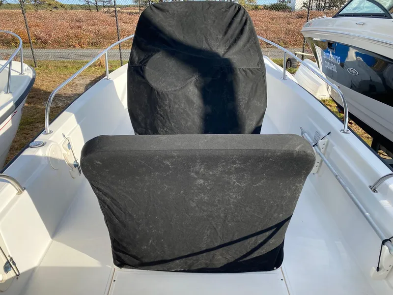Slide: The Image of Boston Whaler 180 Dauntless 2005 - 16