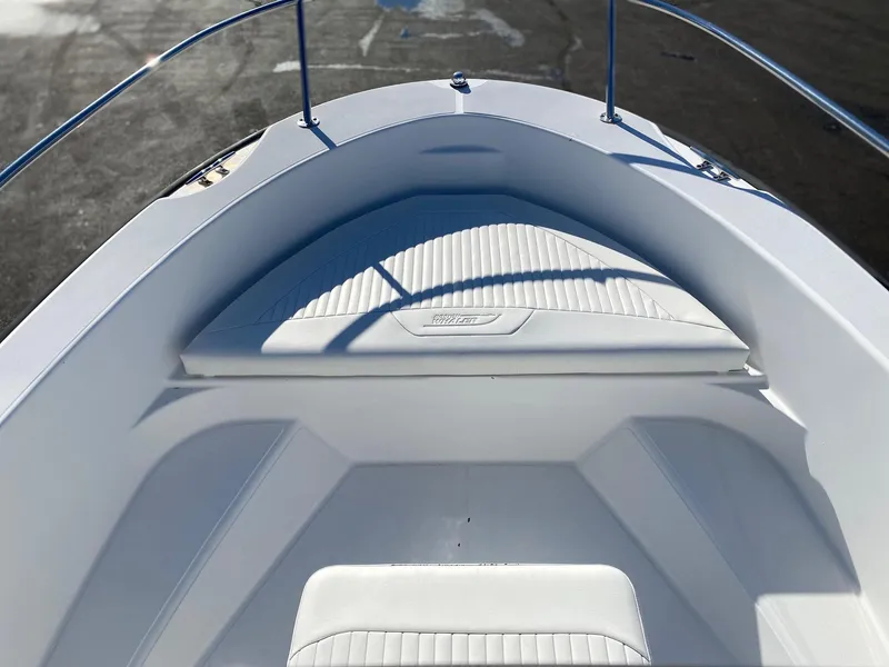 Slide: The Image of Boston Whaler 180 Dauntless 2005 - 5