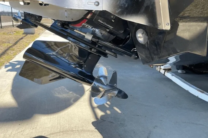 Slide: The Image of Chaparral 30 Surf 2023 - 21