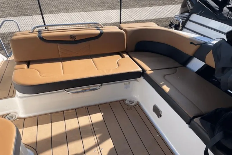 Slide: The Image of Chaparral 30 Surf 2023 - 5