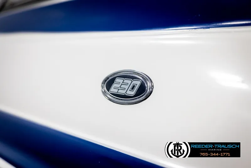 Slide: The Image of Crownline Boats 230 LS 2006 - 55