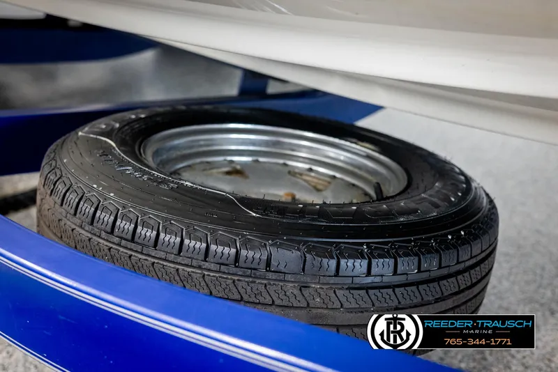 Slide: The Image of Crownline Boats 230 LS 2006 - 60