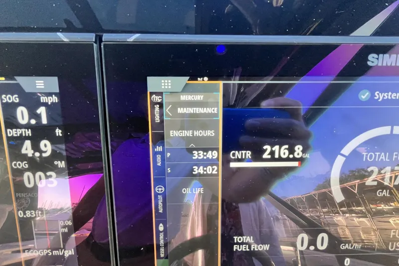 Slide: The Image of Sea Ray Sundancer 370 Outboard 2024 - 20