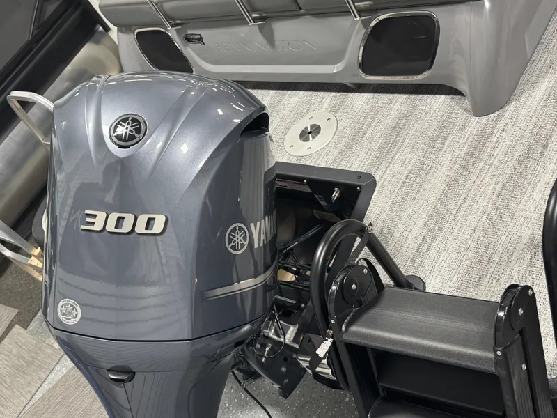 Slide: The Image of 2025 Bennington 25 RSB with Yamaha 300 outboard motor, interior view. - 24