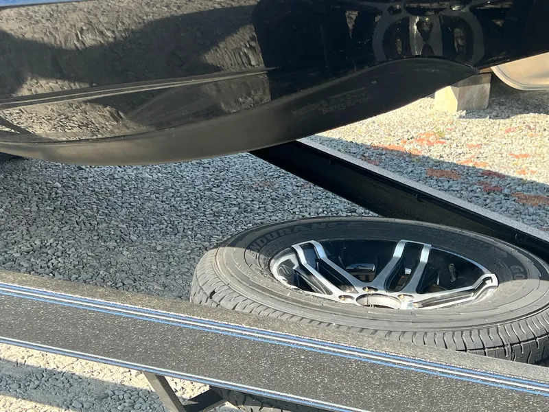 Slide: The Image of Skeeter ZX200 2025 - 15