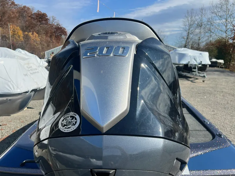 Slide: The Image of Skeeter ZX200 2025 - 16