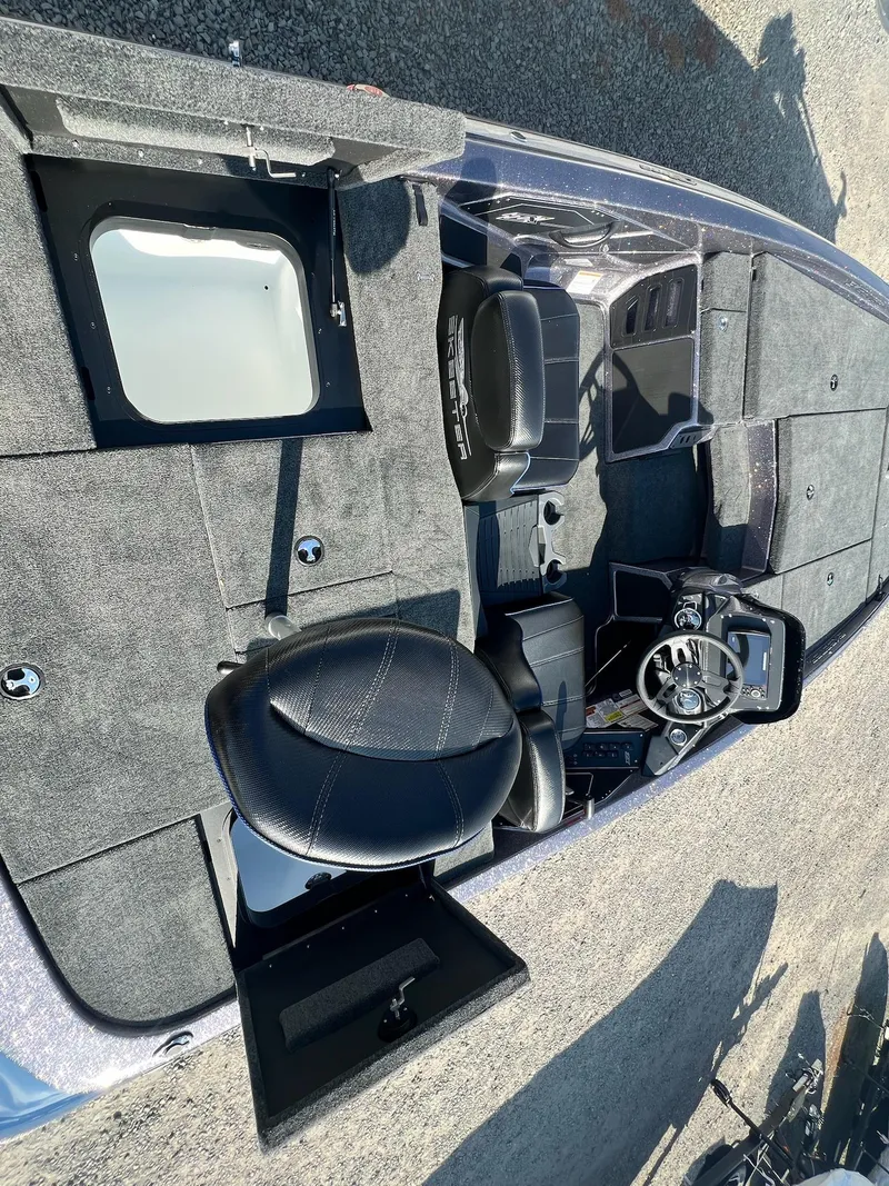 Slide: The Image of Skeeter ZX200 2025 - 17