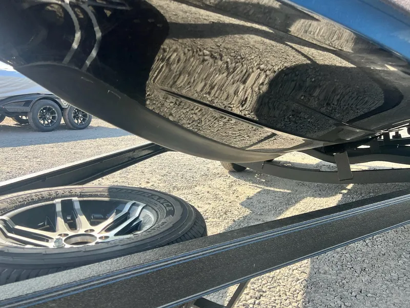 Slide: The Image of Skeeter ZX200 2025 - 18