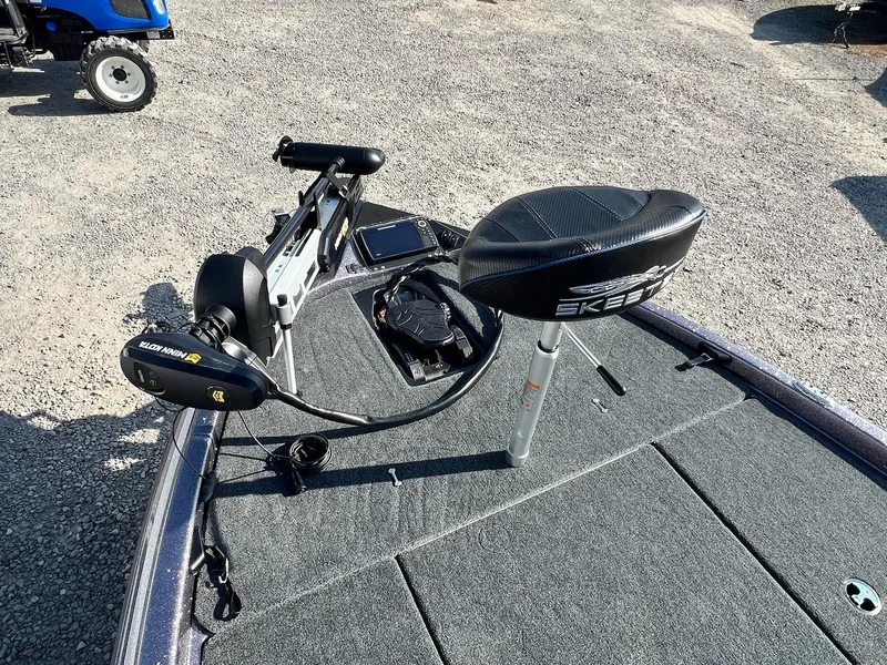 Slide: The Image of Skeeter ZX200 2025 - 20