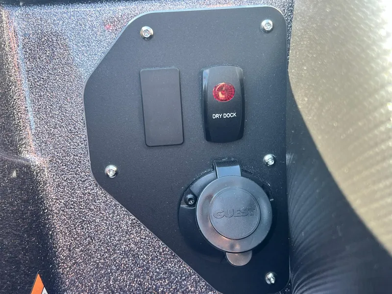 Slide: The Image of Skeeter ZX200 2025 - 21