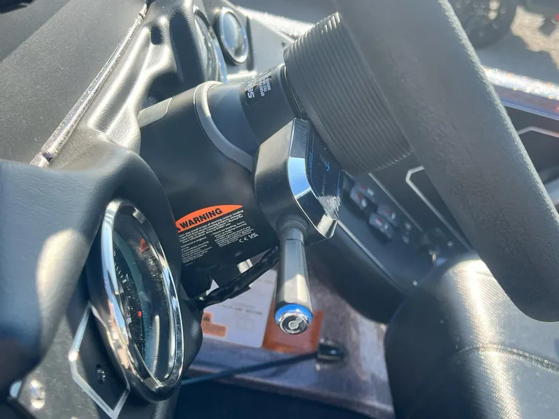 Slide: The Image of Skeeter ZX200 2025 - 23