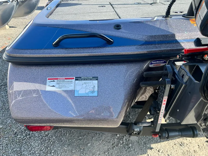 Slide: The Image of Skeeter ZX200 2025 - 25