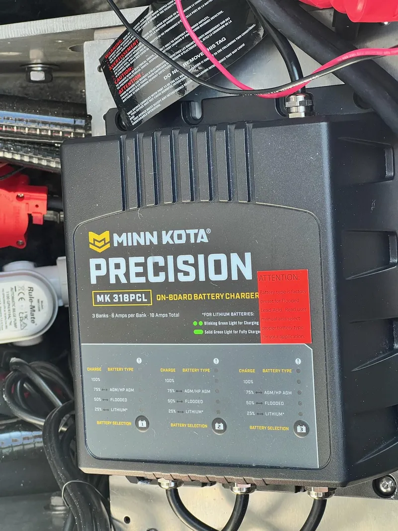 Slide: The Image of Skeeter ZX200 2025 - 36