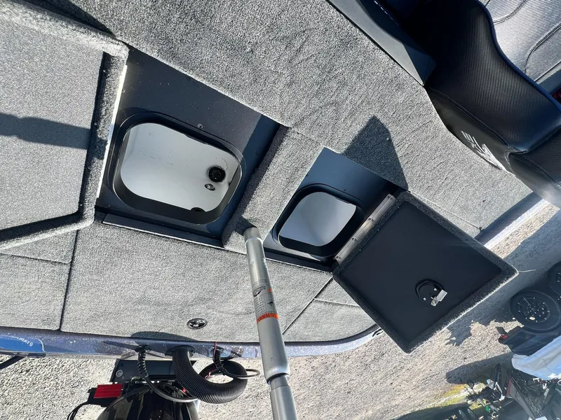 Slide: The Image of Skeeter ZX200 2025 - 37