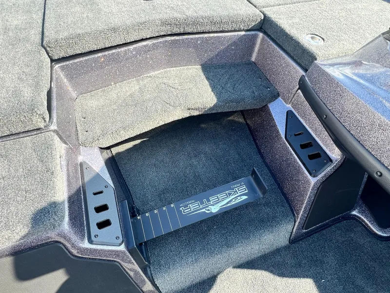 Slide: The Image of Skeeter ZX200 2025 - 38