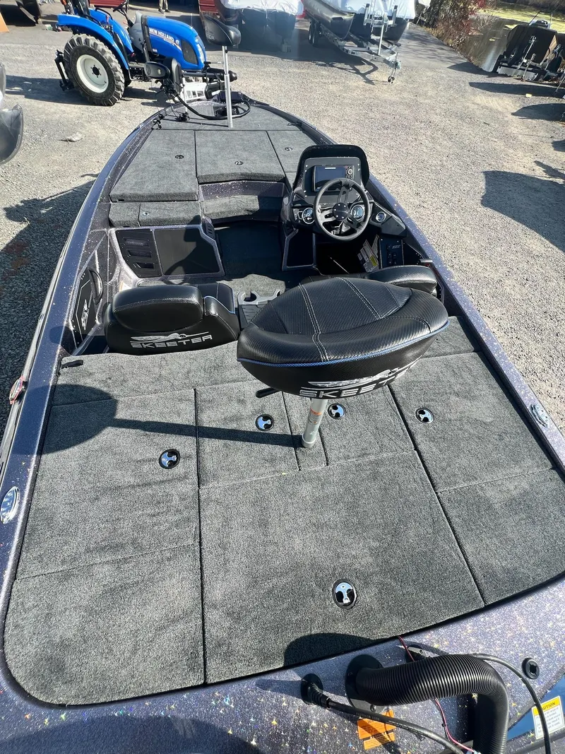 Slide: The Image of Skeeter ZX200 2025 - 39