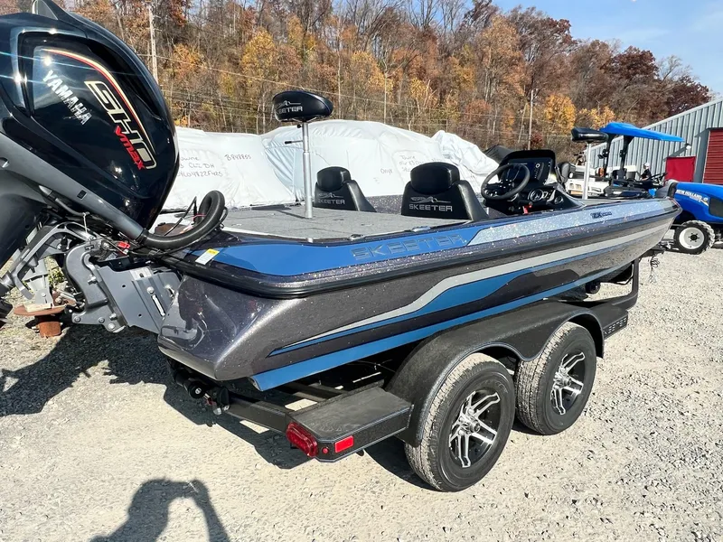 Slide: The Image of Skeeter ZX200 2025 - 4