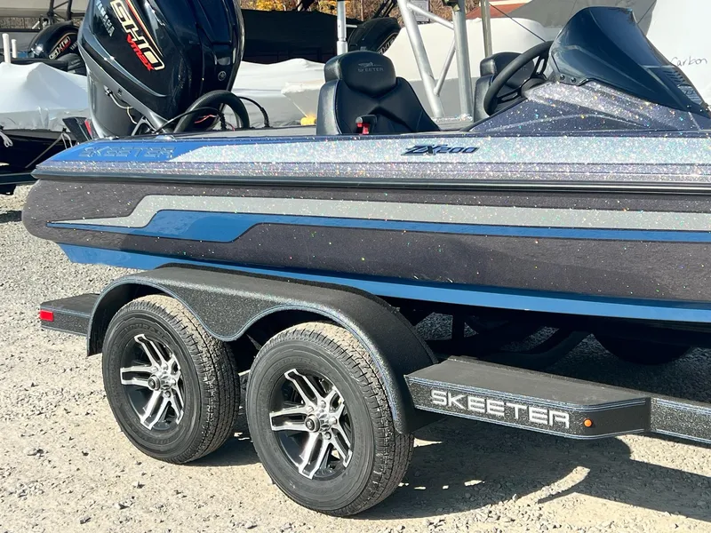 Slide: The Image of Skeeter ZX200 2025 - 7