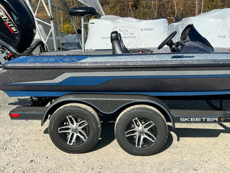 Slide: The Image of Skeeter ZX200 2025 - 8