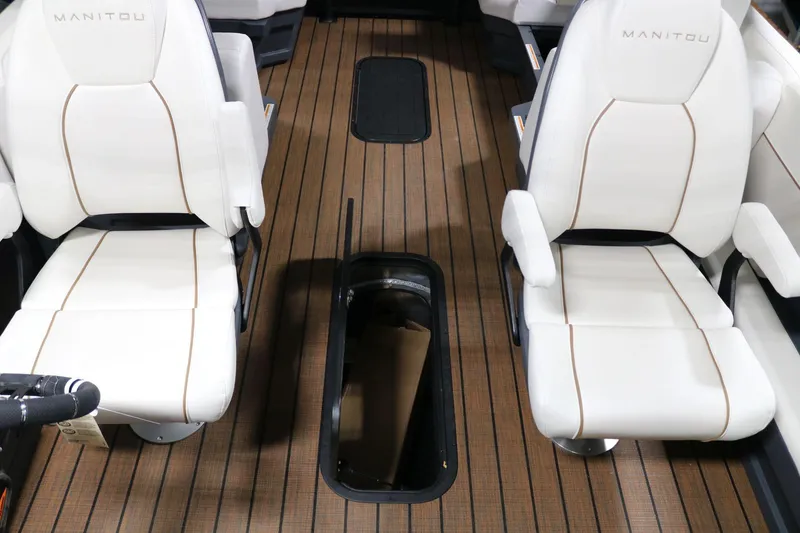 Slide: The Image of Manitou Explore 24 Max Navigator 2025 - 17