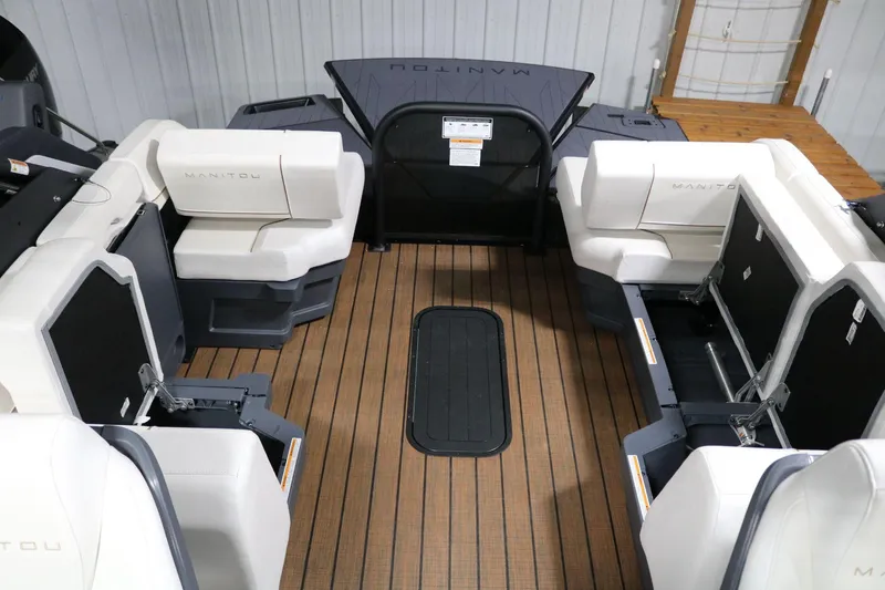 Slide: The Image of Manitou Explore 24 Max Navigator 2025 - 19