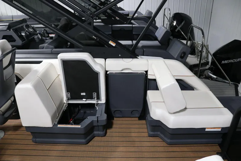 Slide: The Image of Manitou Explore 24 Max Navigator 2025 - 20