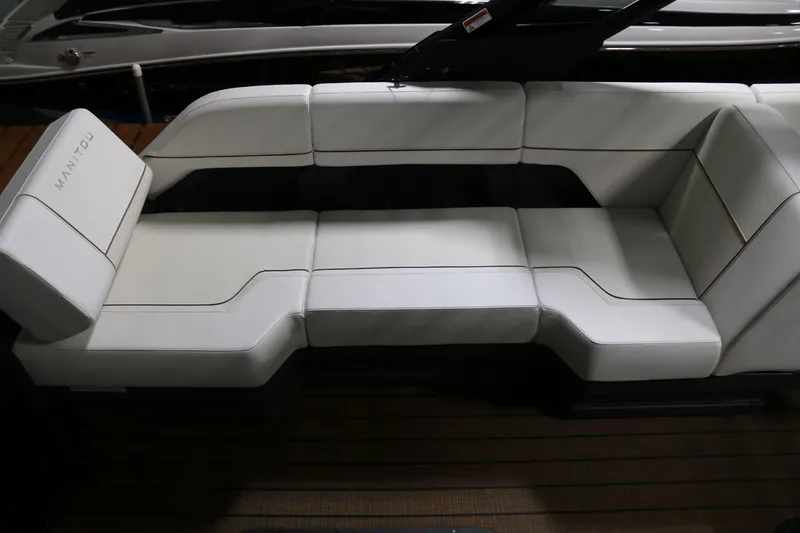 Slide: The Image of Manitou Explore 24 Max Navigator 2025 - 22