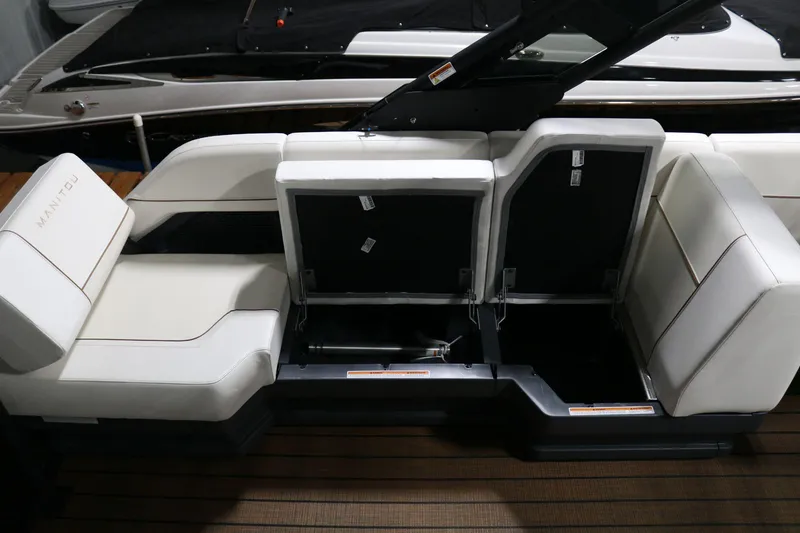 Slide: The Image of Manitou Explore 24 Max Navigator 2025 - 23