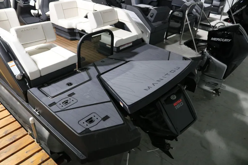 Slide: The Image of Manitou Explore 24 Max Navigator 2025 - 25