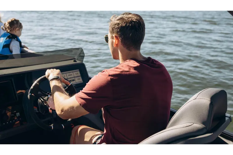 Slide: The Image of Manitou Explore 24 Max Navigator 2025 - 47