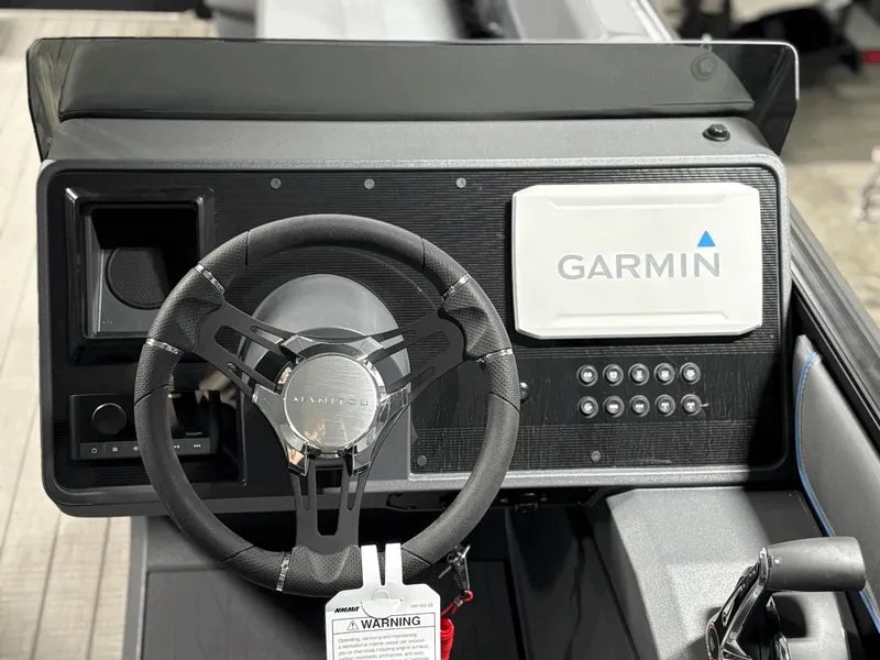 Slide: The Image of Manitou Explore 24 Navigator 2025 - 10