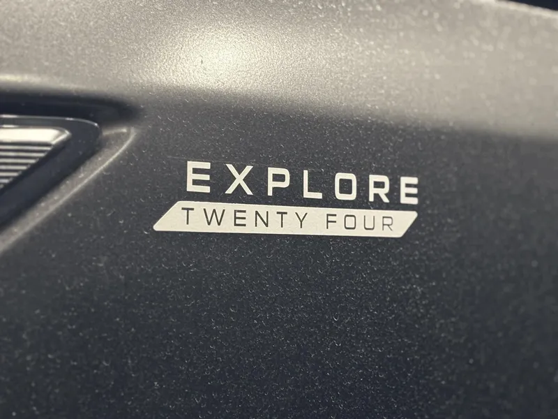 Slide: The Image of Manitou Explore 24 Navigator 2025 - 19