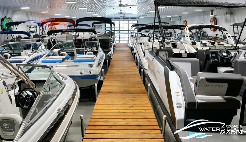 Slide: The Image of Manitou Explore 24 Navigator 2025 - 24