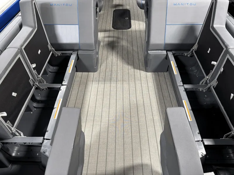 Slide: The Image of Manitou Explore 24 Navigator 2025 - 5