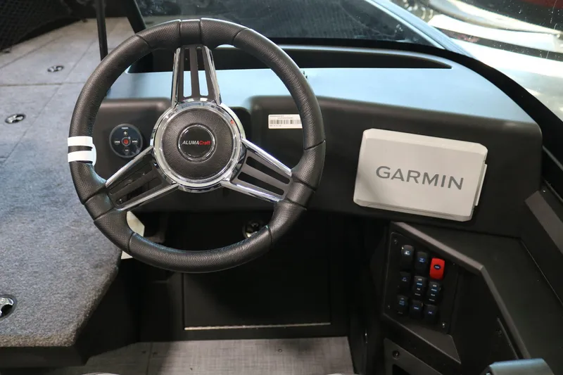 Slide: The Image of Alumacraft Competitor 185X Sport 2025 - 15